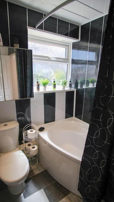 3 Bed, Parking Inc 15 Percent Off For Monthly Stays Westoe Εξωτερικό φωτογραφία